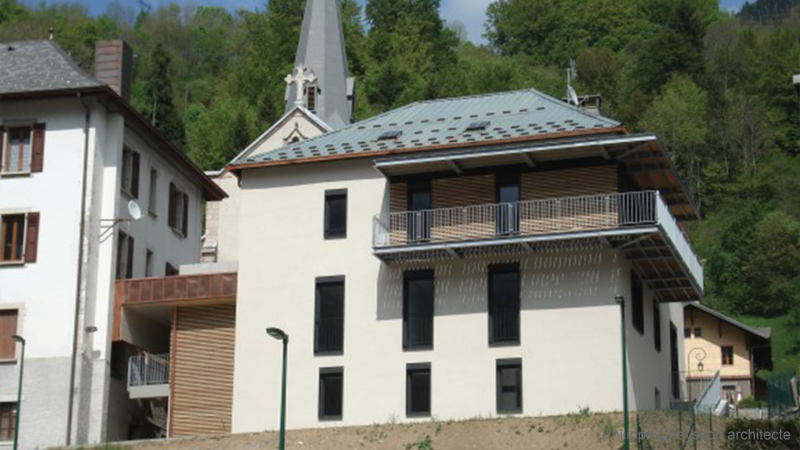 t réhabilitation maison de village métal